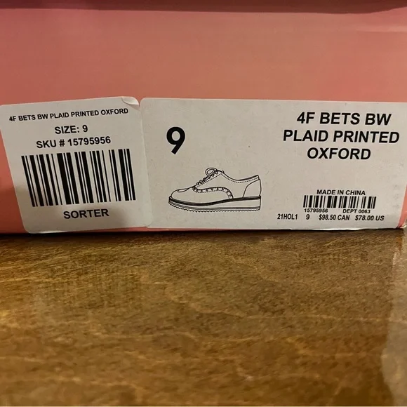 Betsey Johnson Black and Red Plaid Flats - Picture 4 of 5